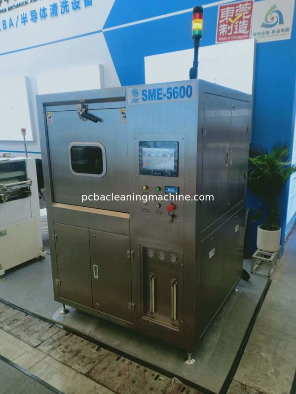 El tipo de lote de PCBA lava a chorro la máquina del deflux con 3 múltiples del espray 2 capas de PCBA del gabinete de la cesta 1wash
