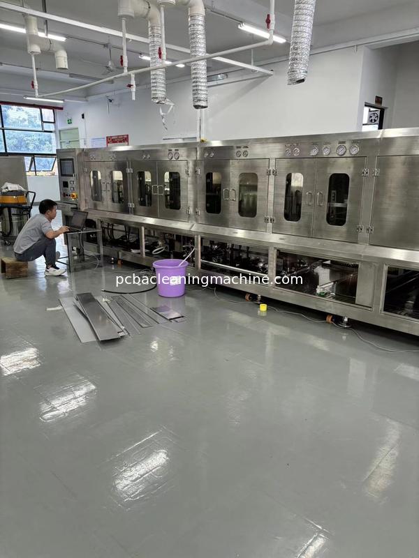 El tipo de lote de PCBA lava a chorro la máquina del deflux con 3 múltiples del espray 2 capas de PCBA del gabinete de la cesta 1wash