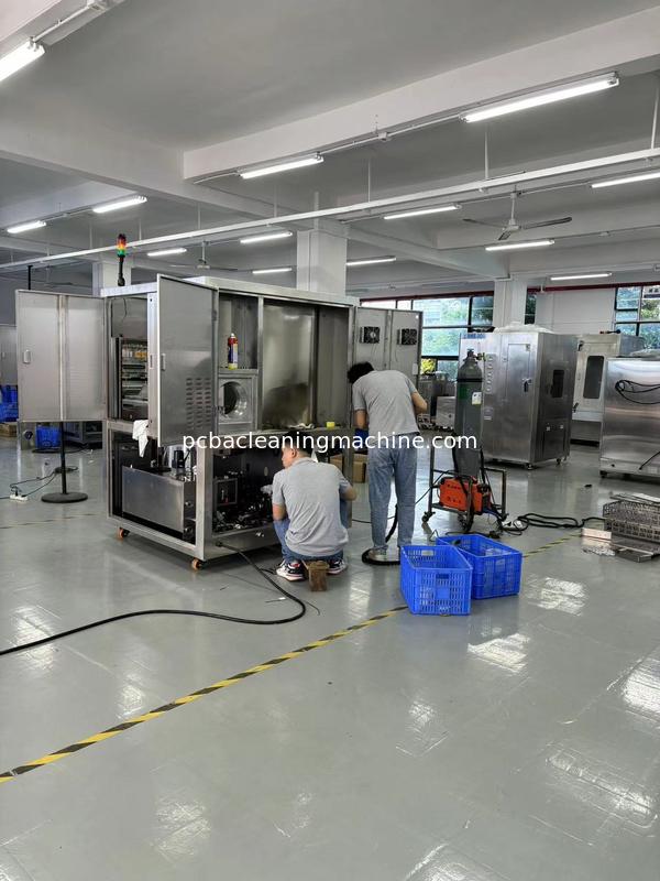 El tipo de lote de PCBA lava a chorro la máquina del deflux con 3 múltiples del espray 2 capas de PCBA del gabinete de la cesta 1wash