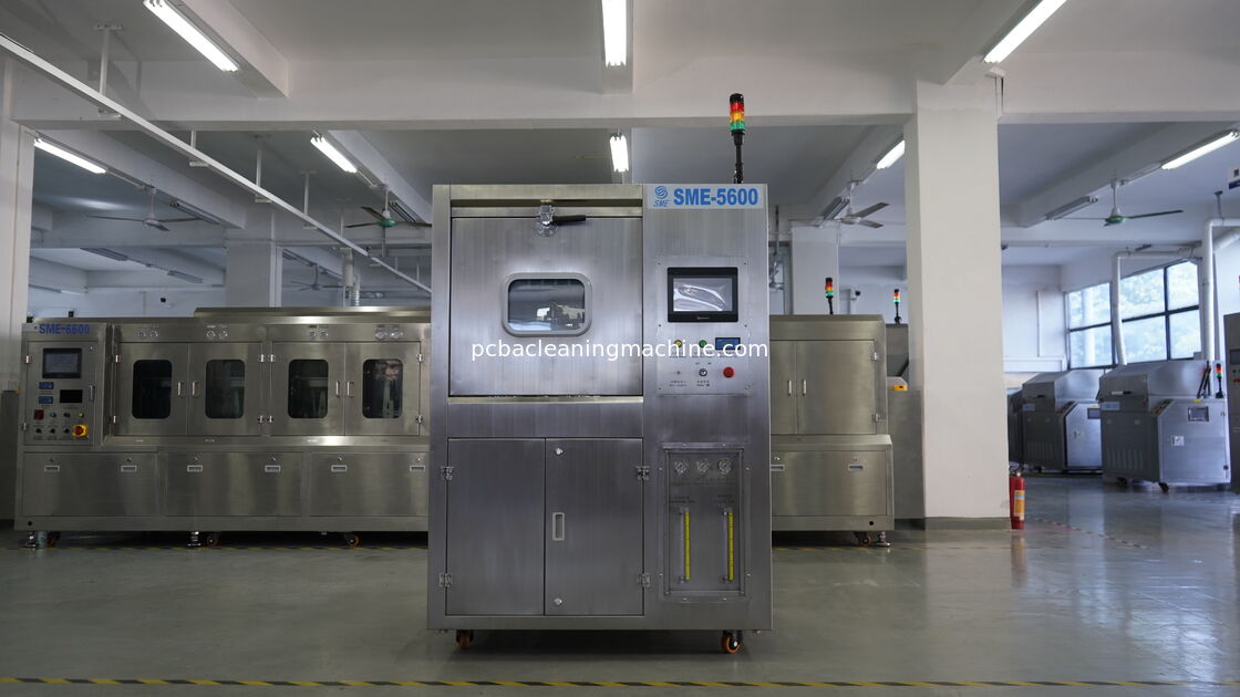 Rango de presión de gas 0.4-0.6Mpa Máquina de limpieza de PCB Proceso de limpieza La limpieza asegura los resultados de limpieza para las líneas de montaje electrónico