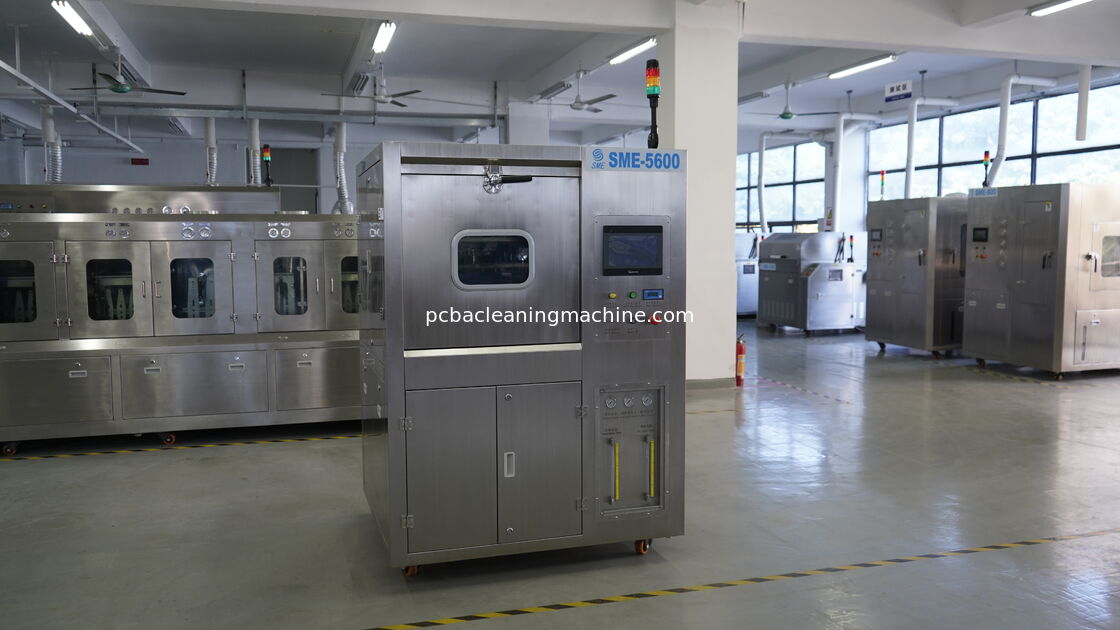 Rango de presión de gas 0.4-0.6Mpa Máquina de limpieza de PCB Proceso de limpieza La limpieza asegura los resultados de limpieza para las líneas de montaje electrónico