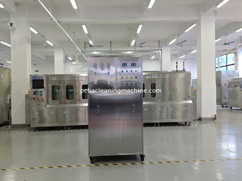Rango de presión de gas 0.4-0.6Mpa Máquina de limpieza de PCB Proceso de limpieza La limpieza asegura los resultados de limpieza para las líneas de montaje electrónico