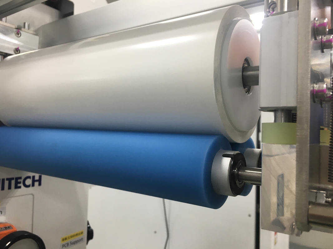 Color blanco 300 mm PCB limpio papel adhesivo antistático Rollo de papel de la máquina de limpieza de la superficie PCB en línea Rollo de papel