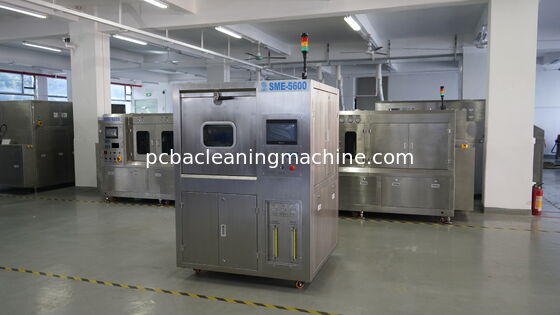 Rango de presión de gas 0.4-0.6Mpa Máquina de limpieza de PCB Proceso de limpieza La limpieza asegura los resultados de limpieza para las líneas de montaje electrónico